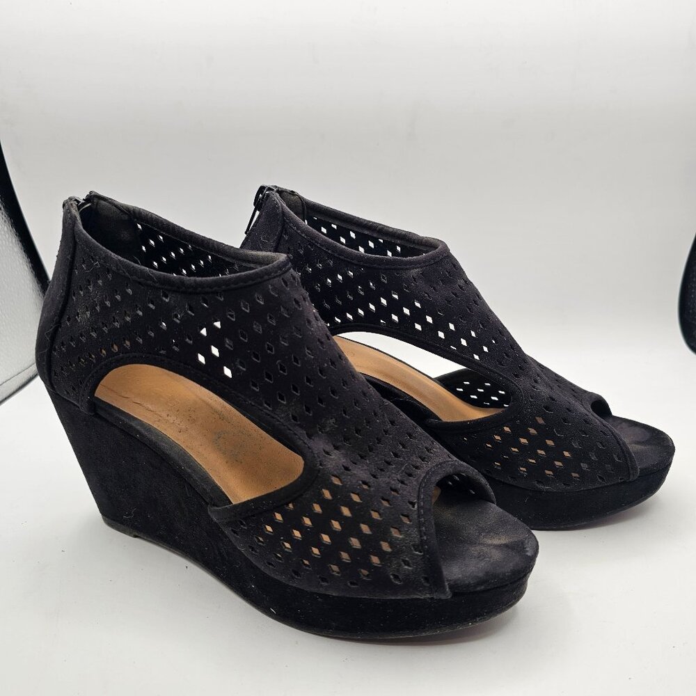 Black Perforated Wedge Heels – Size 9M – Open Toe – Back‑Zip